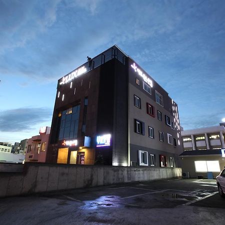 Jeju Lux Hotel Oso-ri Exteriör bild