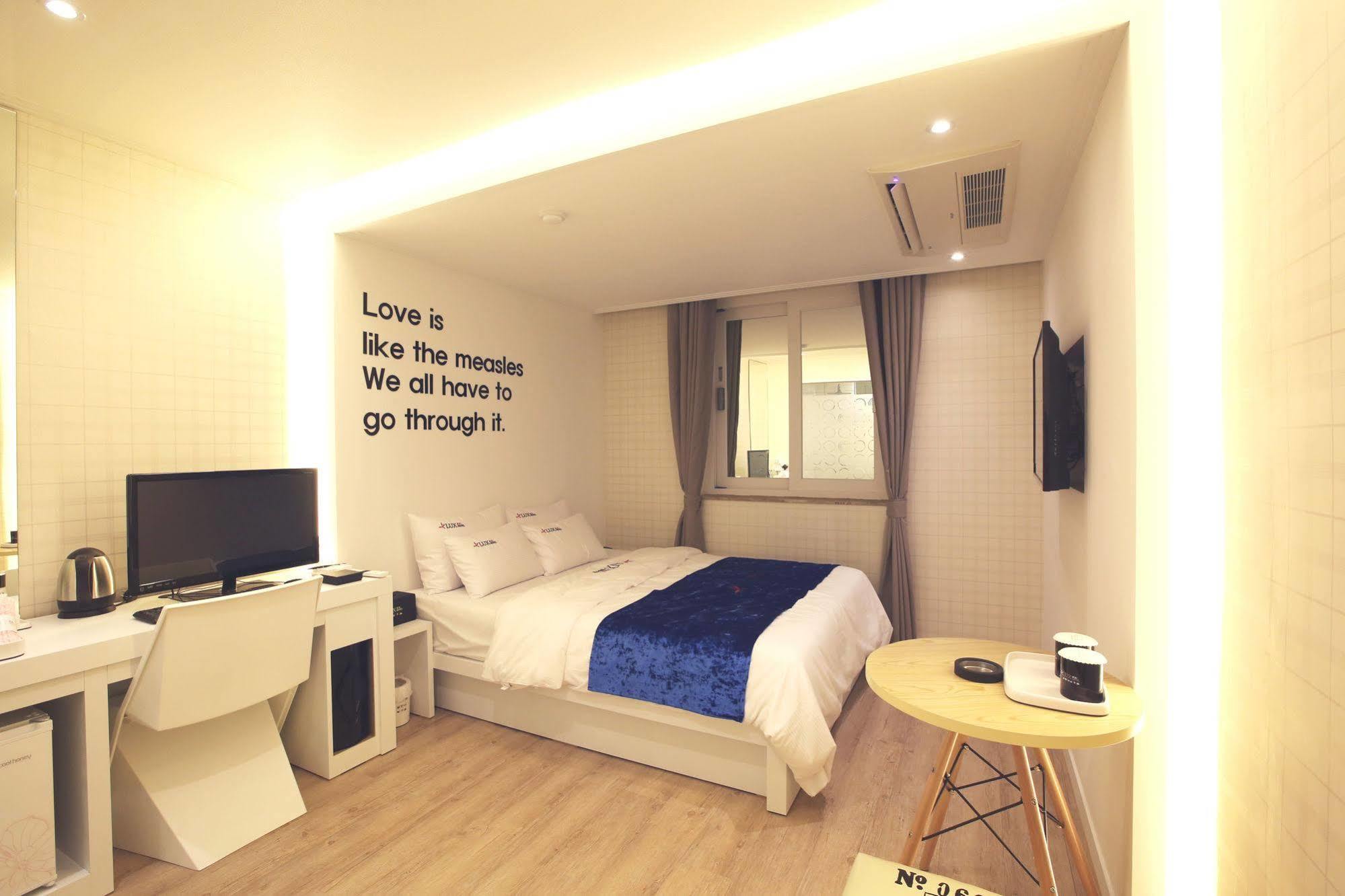 Jeju Lux Hotel Oso-ri Exteriör bild